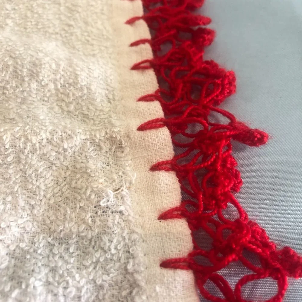 VINTAGE Asatex White Washcloth with Crochet Knit Red Edge #F39
